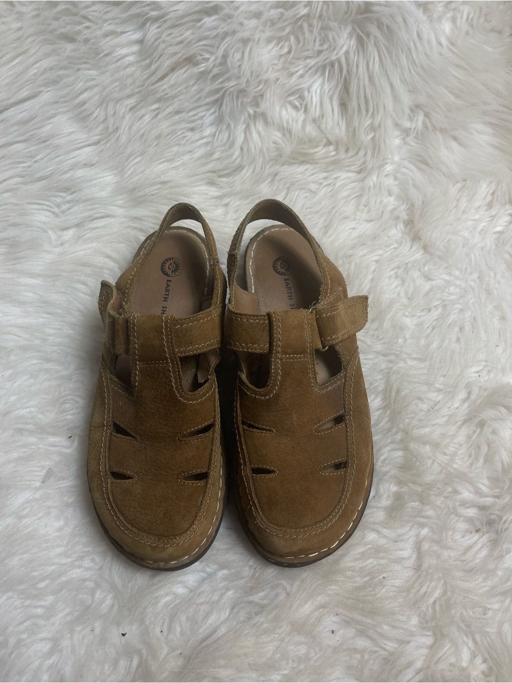 Earth Shoes Brown suede Fisherman Sandals SZ10Padded footbed , adjustable strap